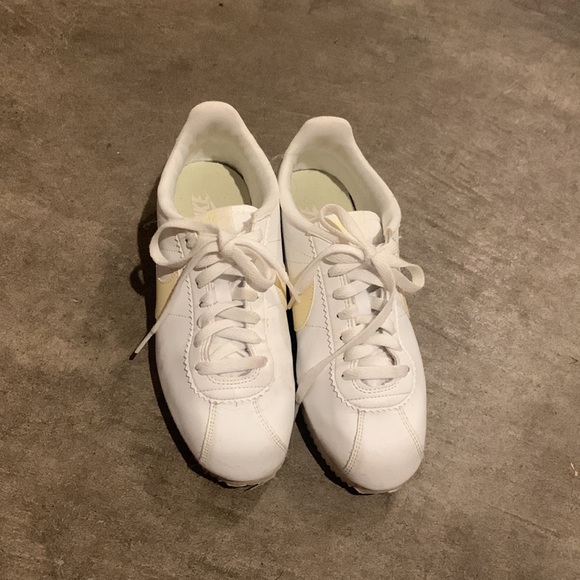 WOMENS NIKE CLASSIC CORTEZ - Picture 3 of 3